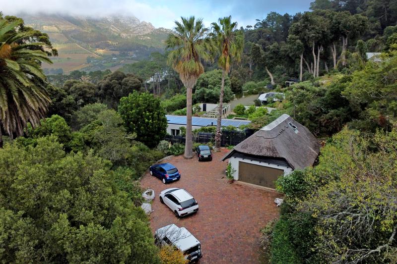 1 Bedroom House in Constantia