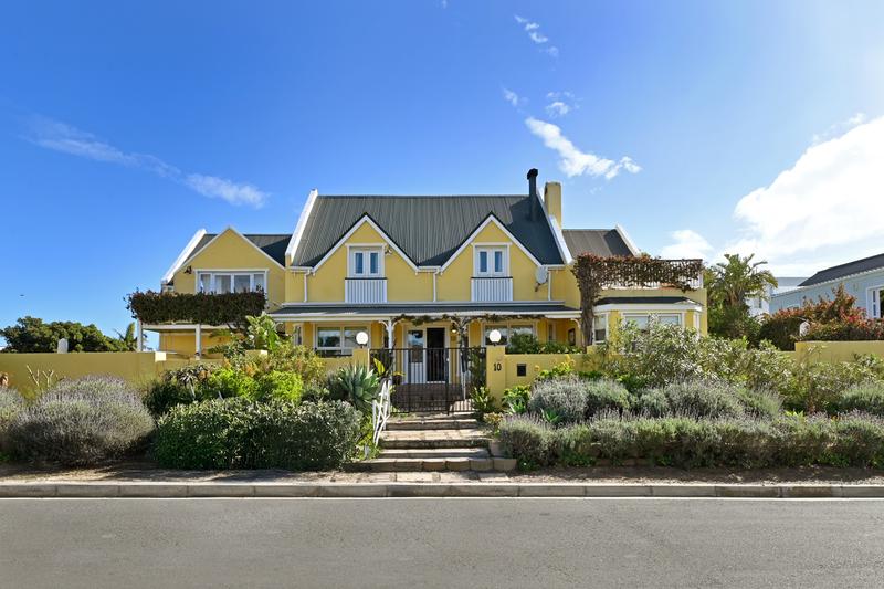 A family home just steps from the beach